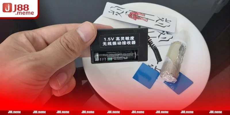 Mách bạn các mánh khóe bịp hay gặp trong xóc đĩa 2025.